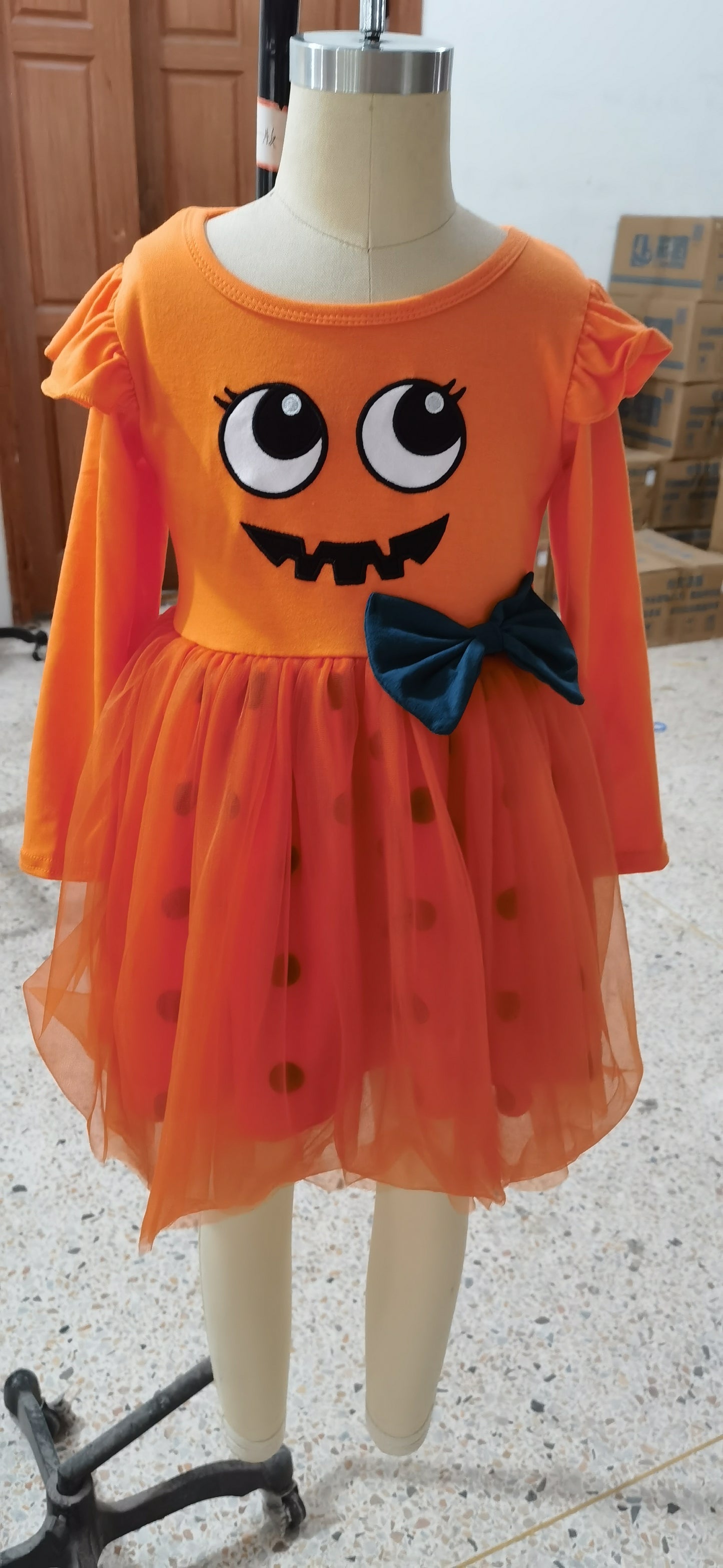 Promotion 202410 GLD0019 RTS BOW long sleeve pumpkin orange tulle girl gauze black dots dress halloween