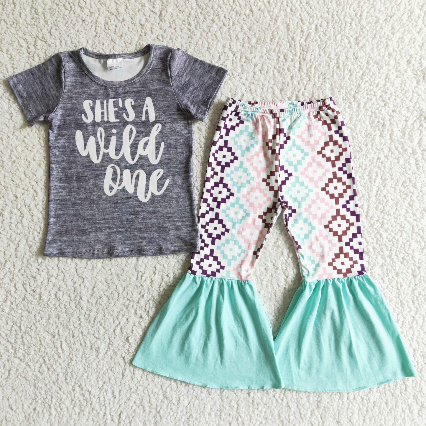 promotion B14-24  she's a wild one letters gray short sleeve bell bottom pant girl outfit 202405 rts