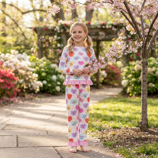 NO MOQ RTS GLP3676 Baby Girl Clothes Valentine Heart Text Allover Print Long Sleeve Ruffle Hem Pant Set 202610