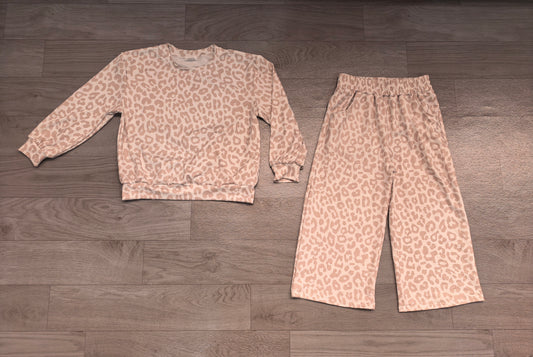 Sample-Real Pics GLP3778 Baby Girl Clothes Beige Leopard Print Long Sleeve Wide Leg Pant Set