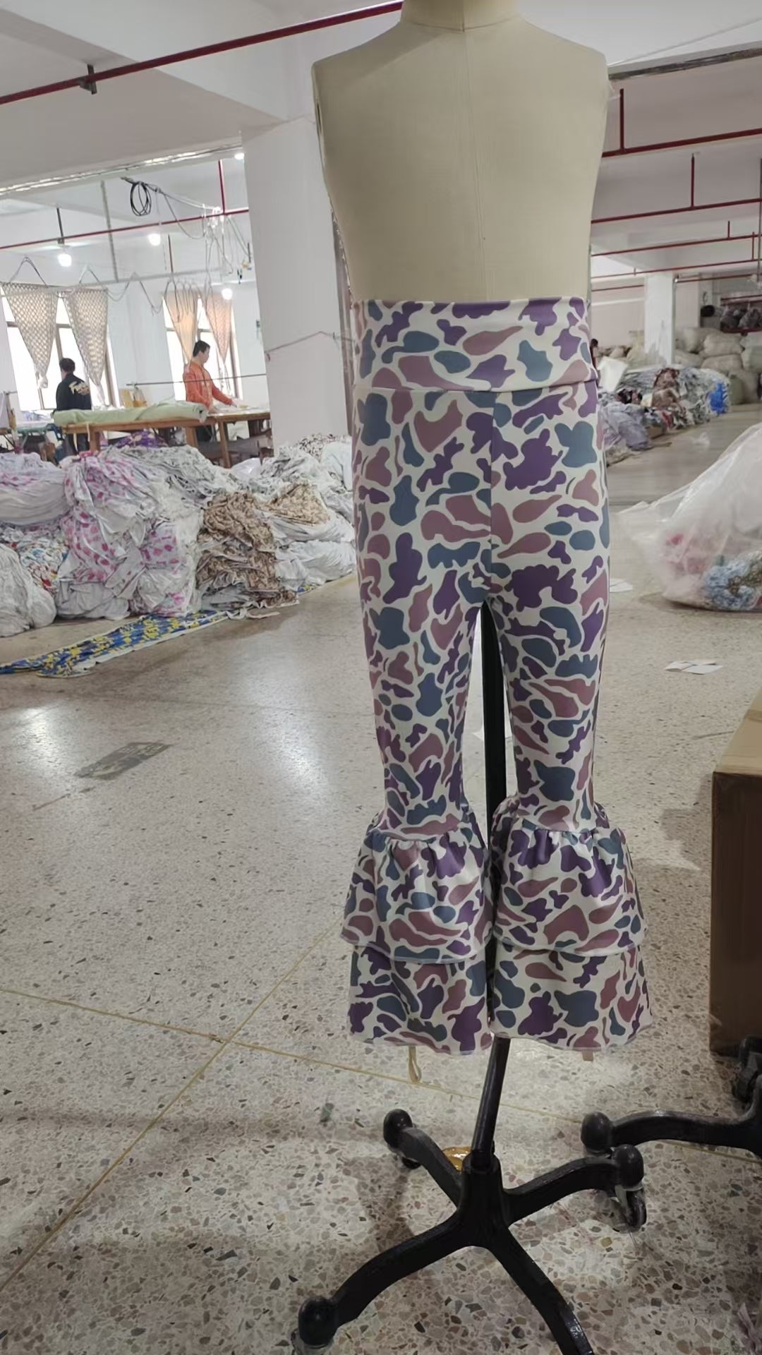 P0891 yoga CAMO flowers girl bell bottom long pants 202511 PREORDER