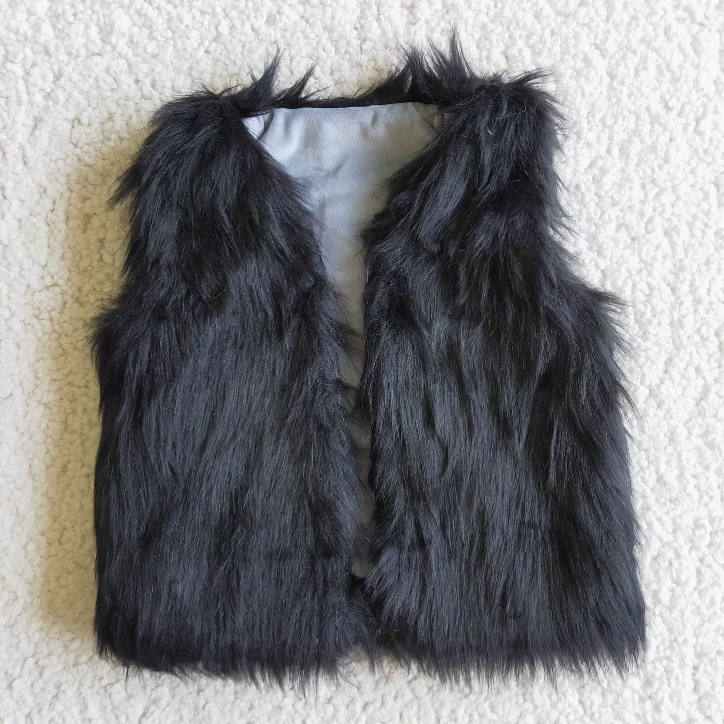 6 B0-3 Black plush vest 20230612